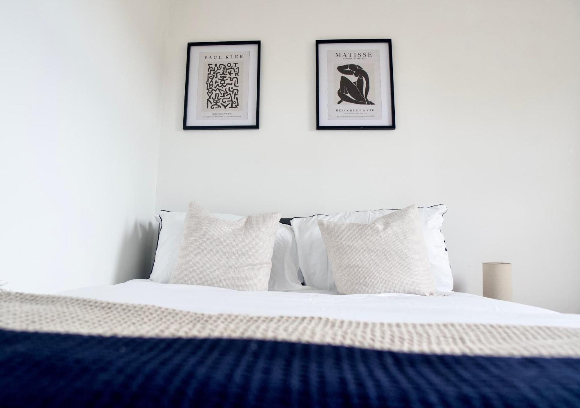 Modern 2 Bed Apartment, 8min To Stratford Station, Sleeps 6 *
